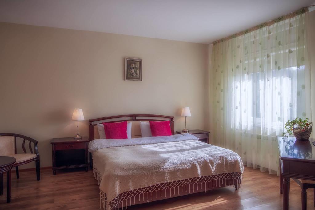 Pensiunea Boema Piatra Neamt Luaran gambar